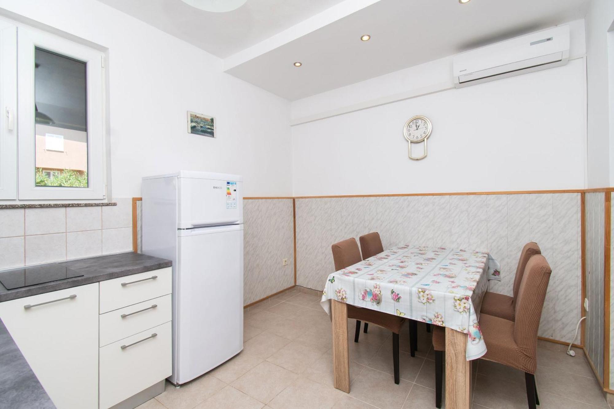 Apartments Kani Нин Екстериор снимка