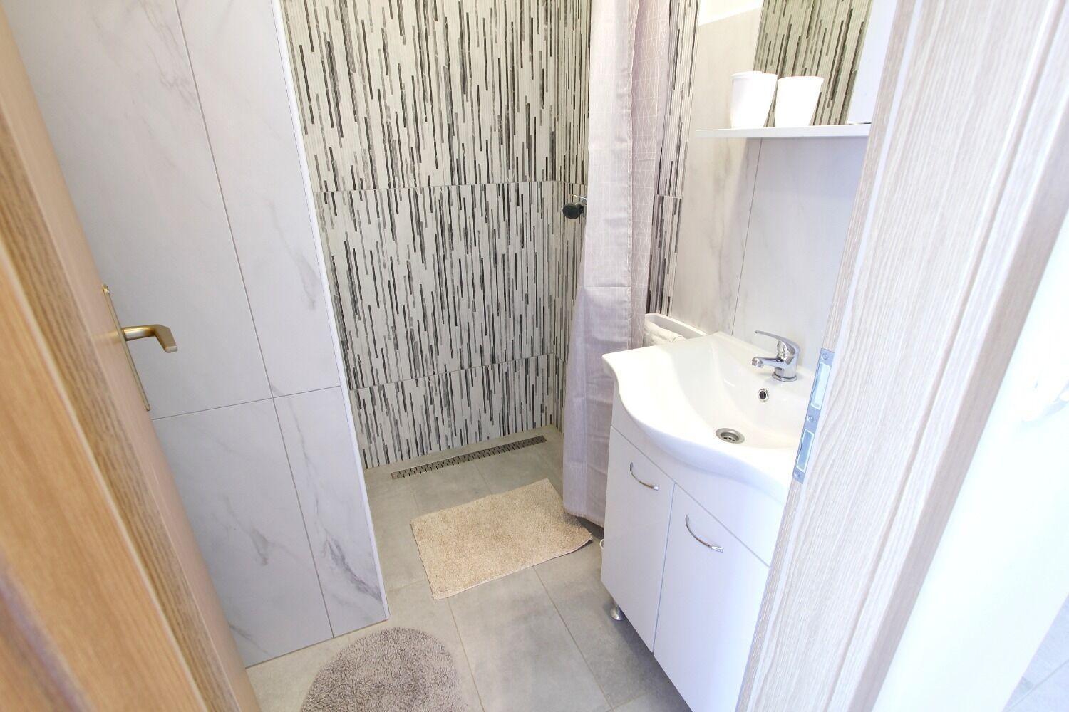 Apartments Kani Нин Екстериор снимка